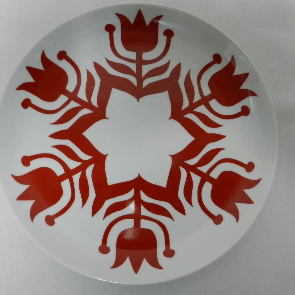 Kate Forrester for Crate & Barrel Christmas Nordic Snowflake Plate 8